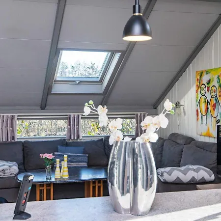 Cosy Holiday In With Terrace On Lush Green Plot