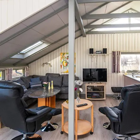 Cosy Holiday In With Terrace On Lush Green Plot Feriehus *